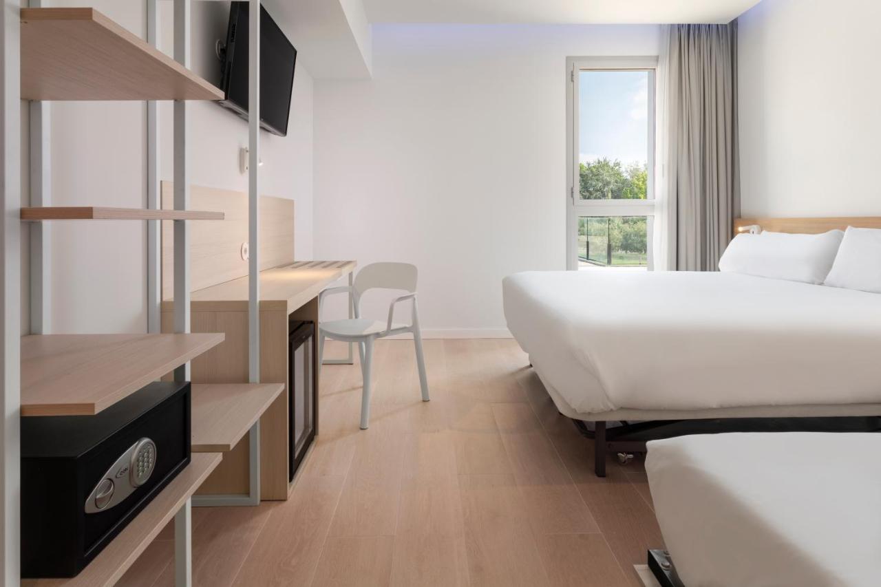 B&B Hotel Lleida Exteriör bild